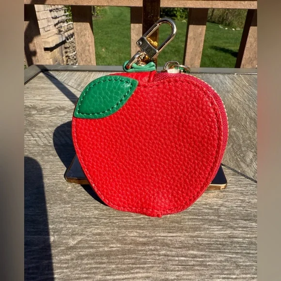 Red Apple-Shaped coin Purse - Picture 2 of 5
